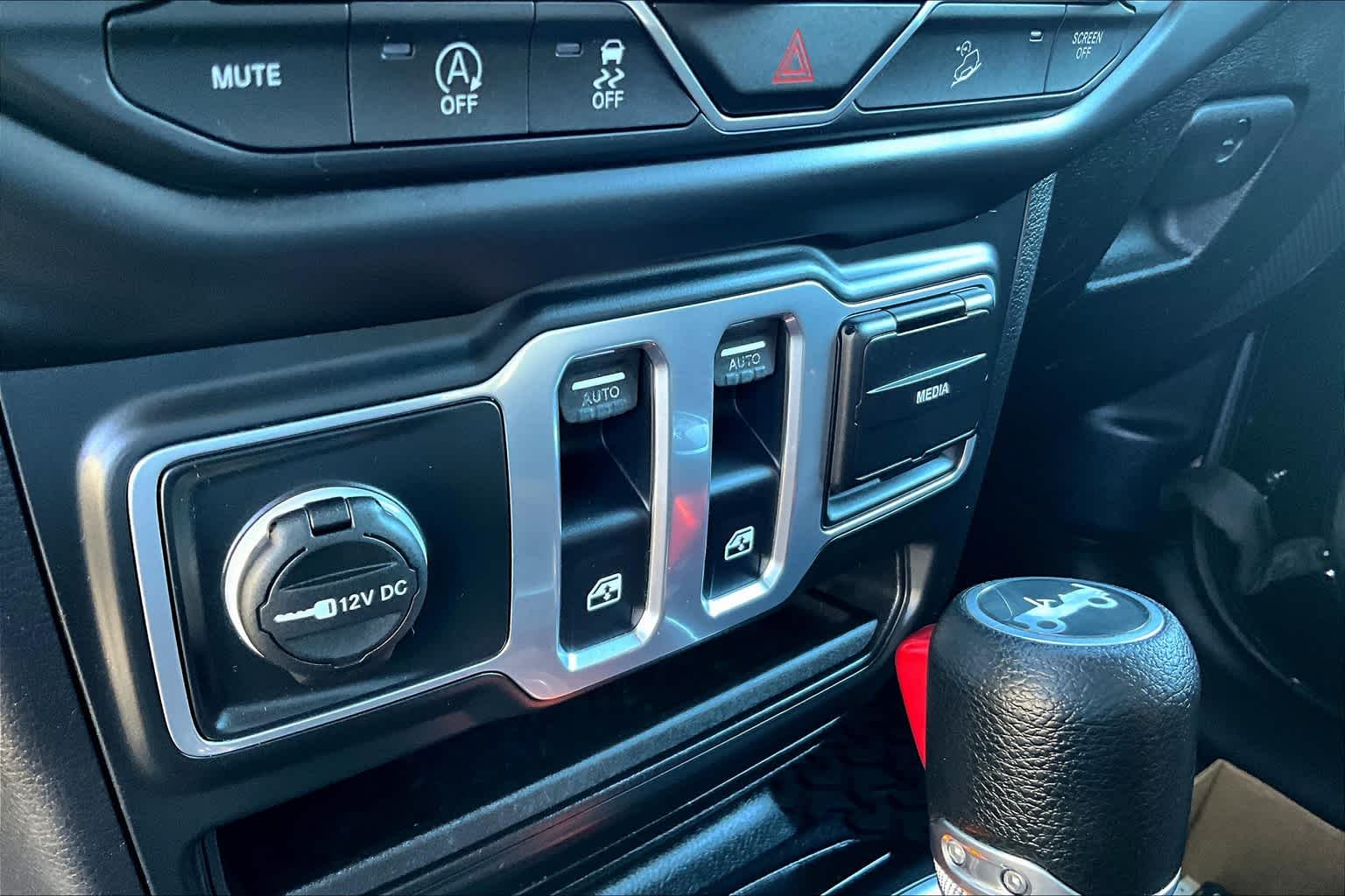 2018 Jeep Wrangler Sport S - Photo 23