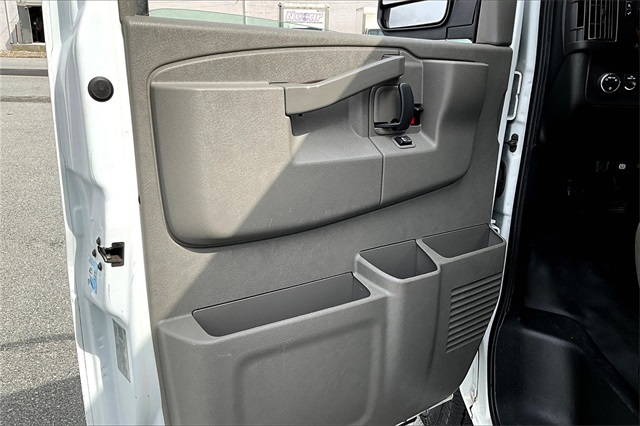 2019 Chevrolet Express 2500 Work Van - Photo 9