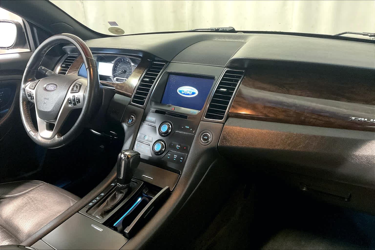 2016 Ford Taurus Limited - Photo 14
