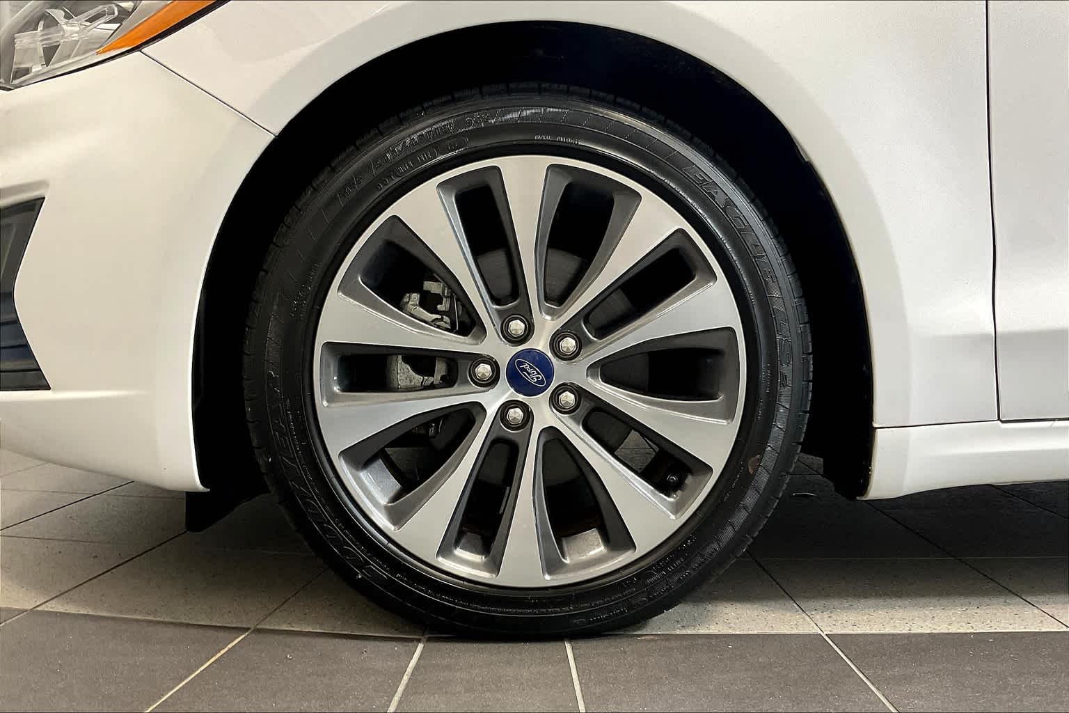 2020 Ford Fusion SE - Photo 7