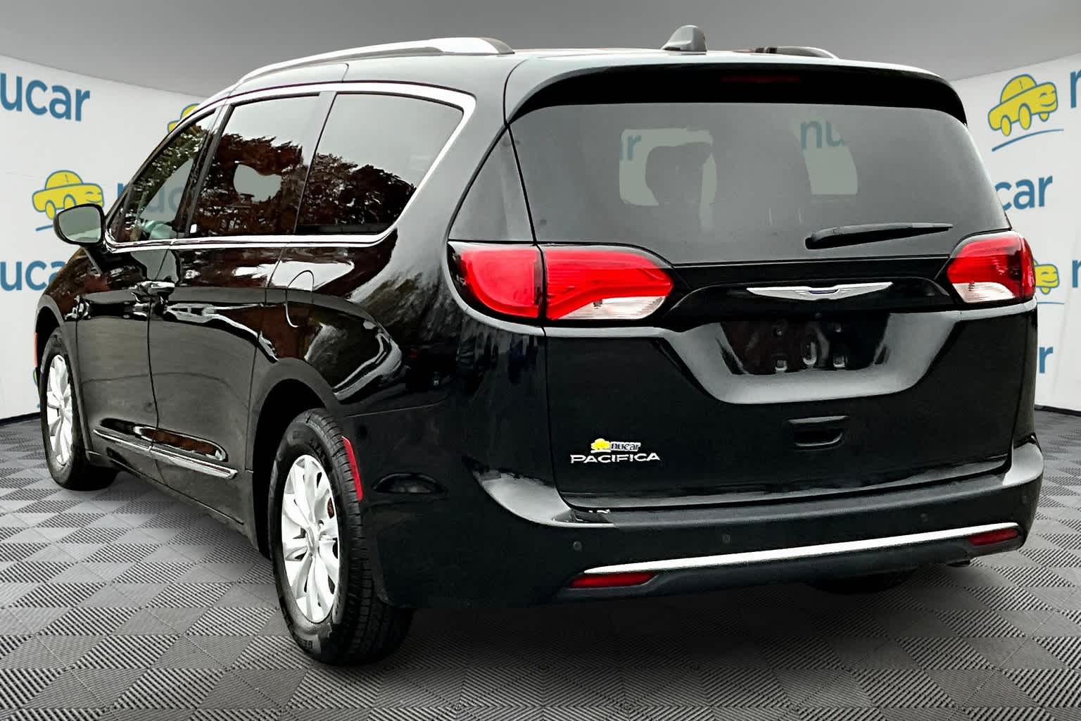 2019 Chrysler Pacifica Touring L - Photo 4
