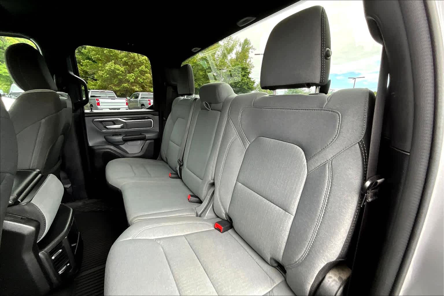 2021 Ram 1500 Big Horn 4x4 Quad Cab 64 Box - Photo 14