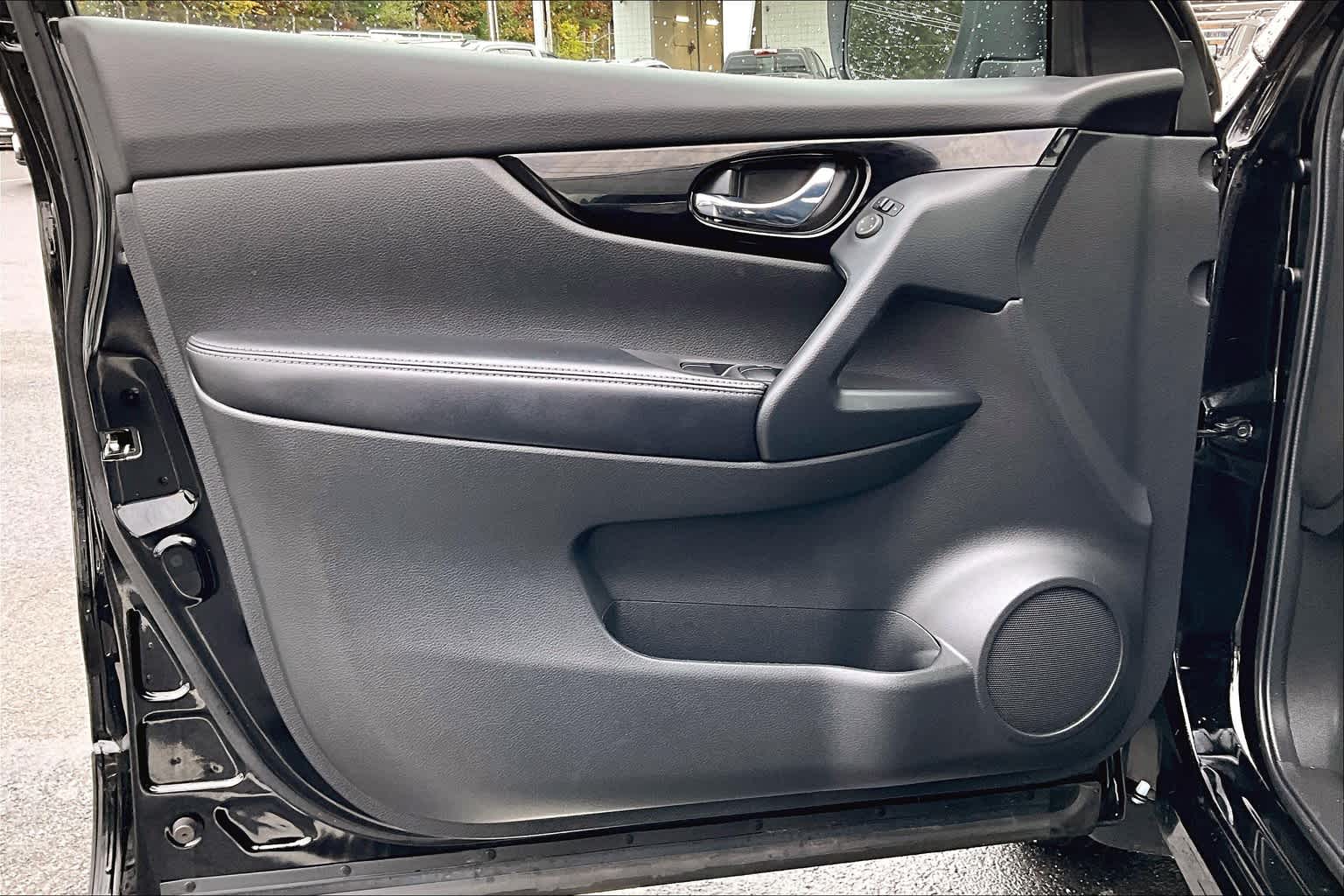 2021 Nissan Rogue Sport SV - Photo 9