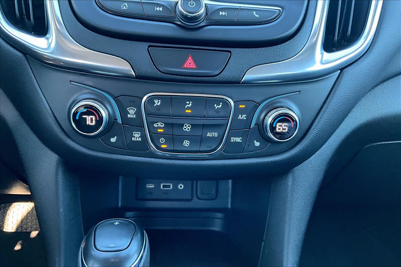 2021 Chevrolet Equinox LT - Photo 26