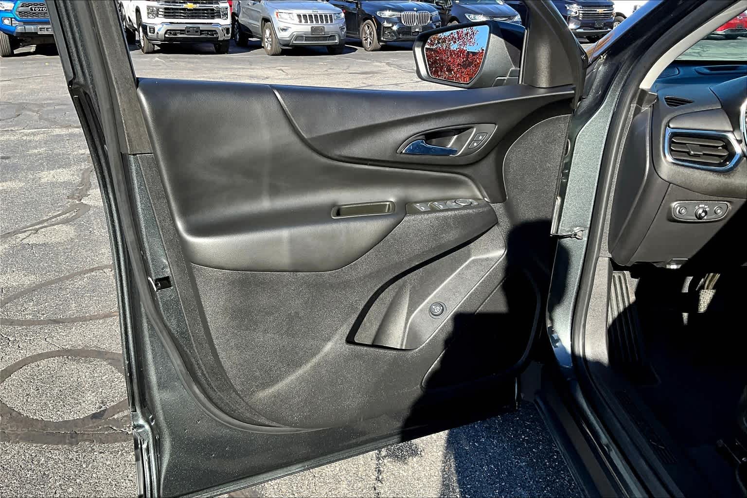 2021 Chevrolet Equinox LT - Photo 9