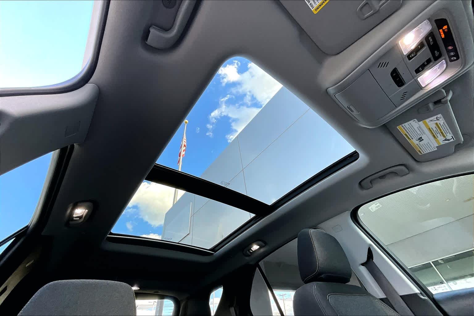 2021 Chevrolet Equinox LT - Photo 23