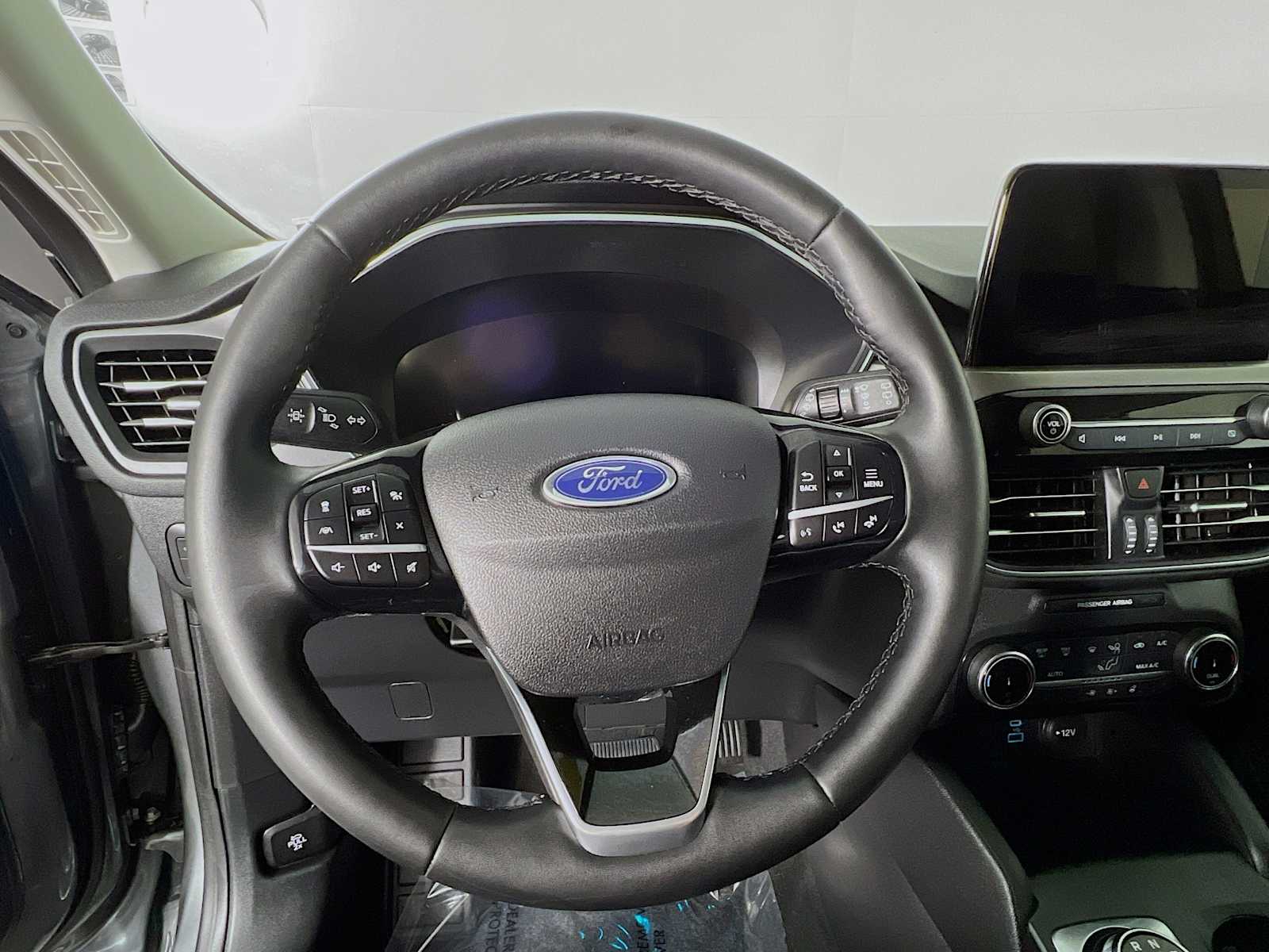 2022 Ford Escape Titanium Plug-In Hybrid - Photo 11