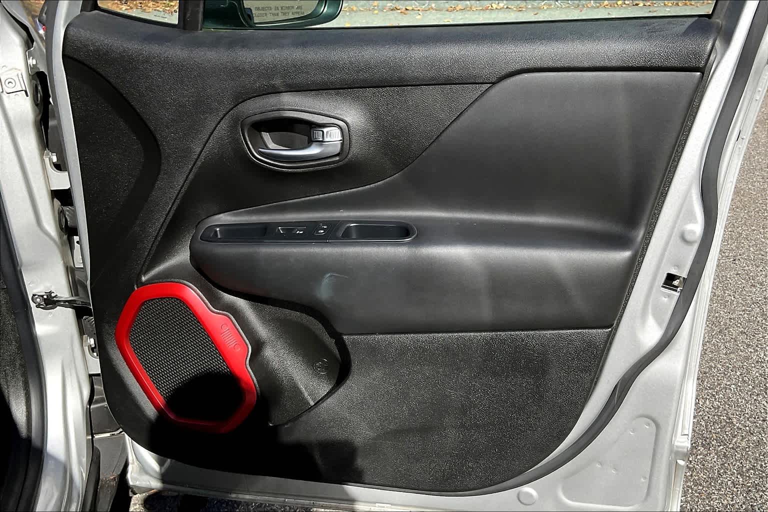 2016 Jeep Renegade Trailhawk - Photo 12