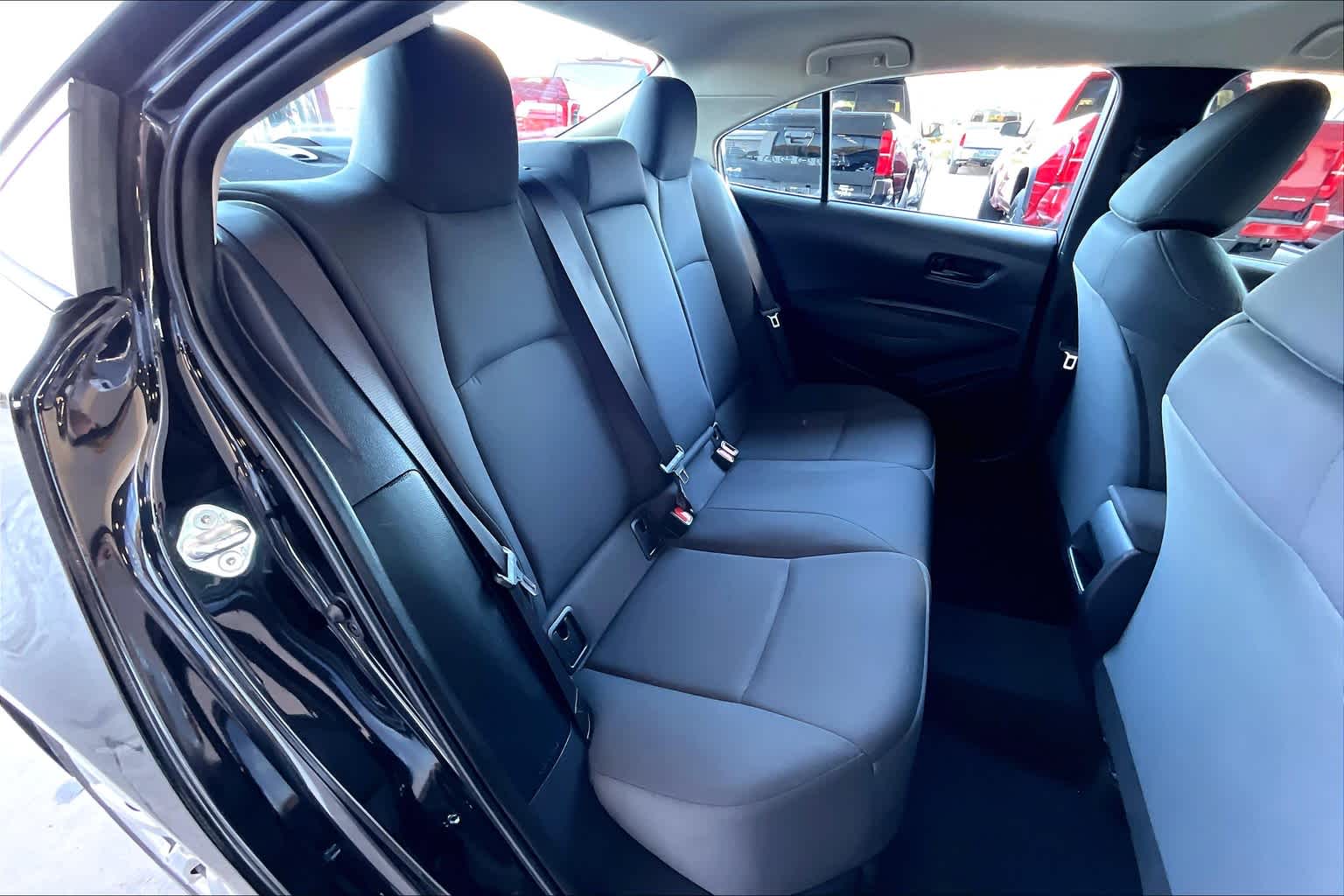 2022 Toyota Corolla LE - Photo 16