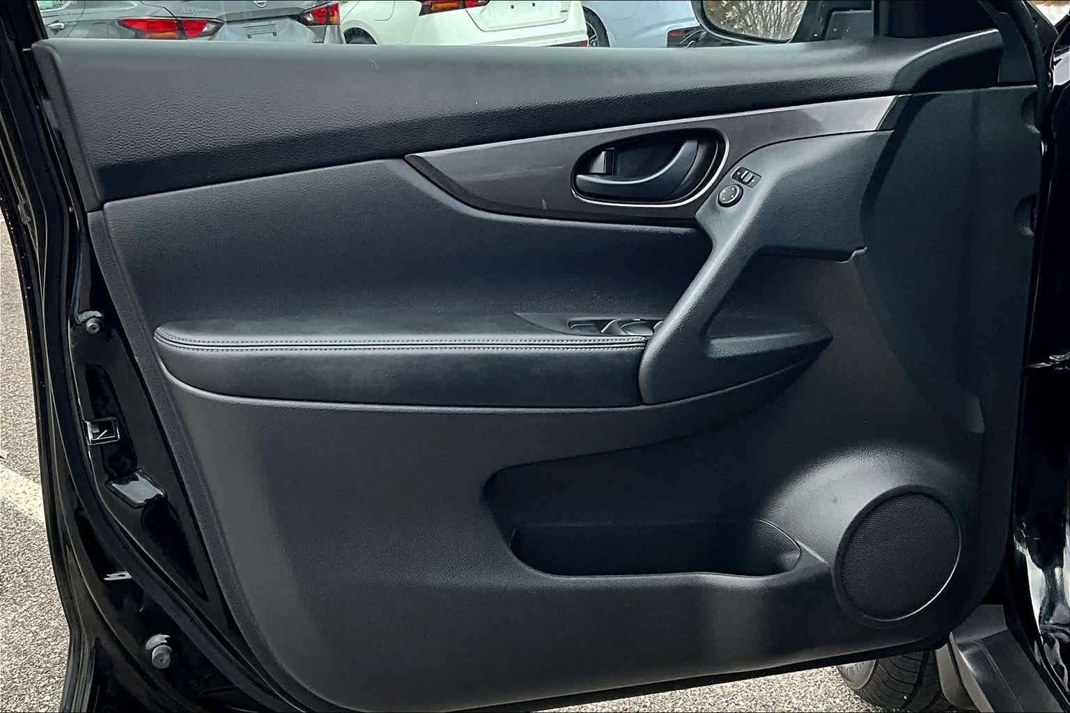 2020 Nissan Rogue S - Photo 9