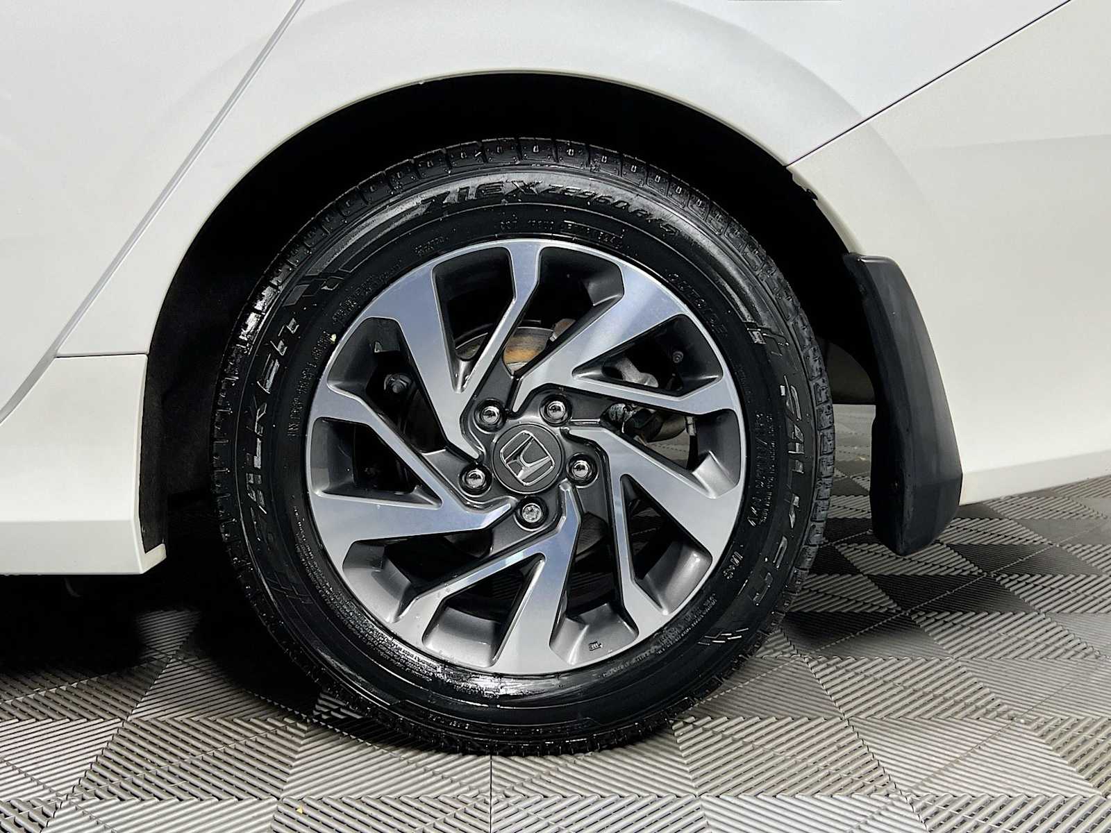2018 Honda Civic EX - Photo 30