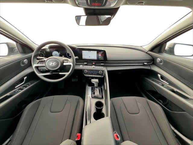 2024 Hyundai Elantra SEL - Photo 12