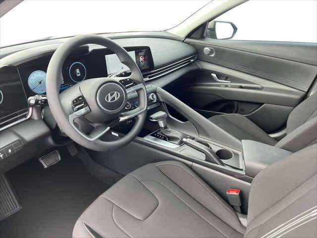 2024 Hyundai Elantra SEL - Photo 13