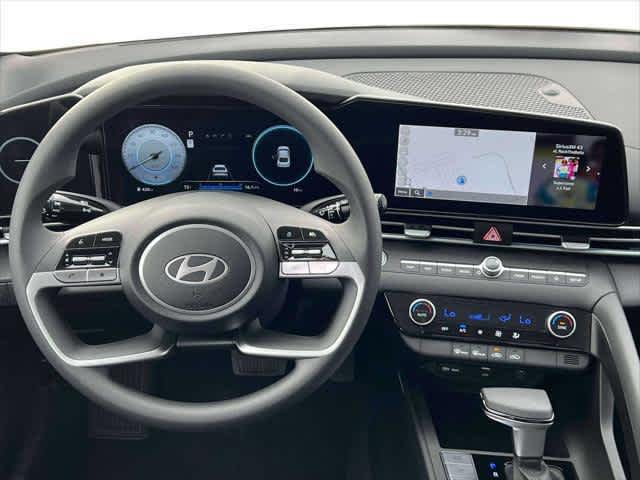 2024 Hyundai Elantra SEL - Photo 16