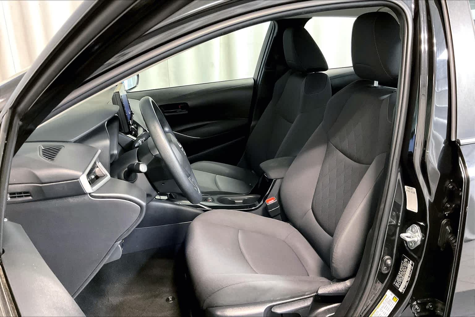 2022 Toyota Corolla LE - Photo 10