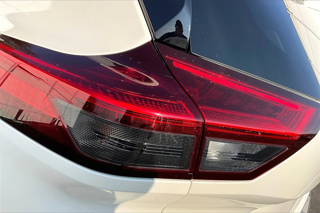 2021 Nissan Rogue SV - Photo 31