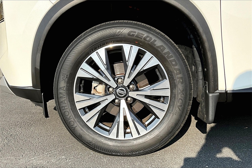 2021 Nissan Rogue SV - Photo 7