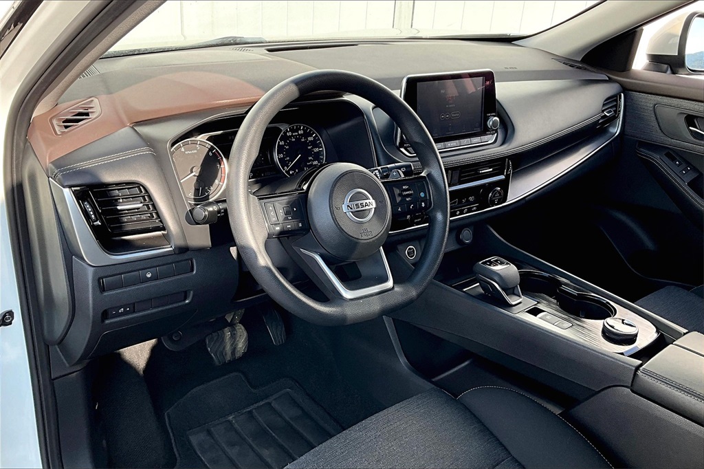 2021 Nissan Rogue SV - Photo 8