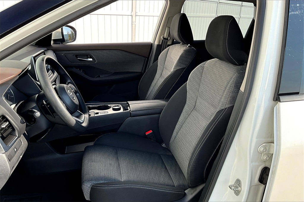 2021 Nissan Rogue SV - Photo 10