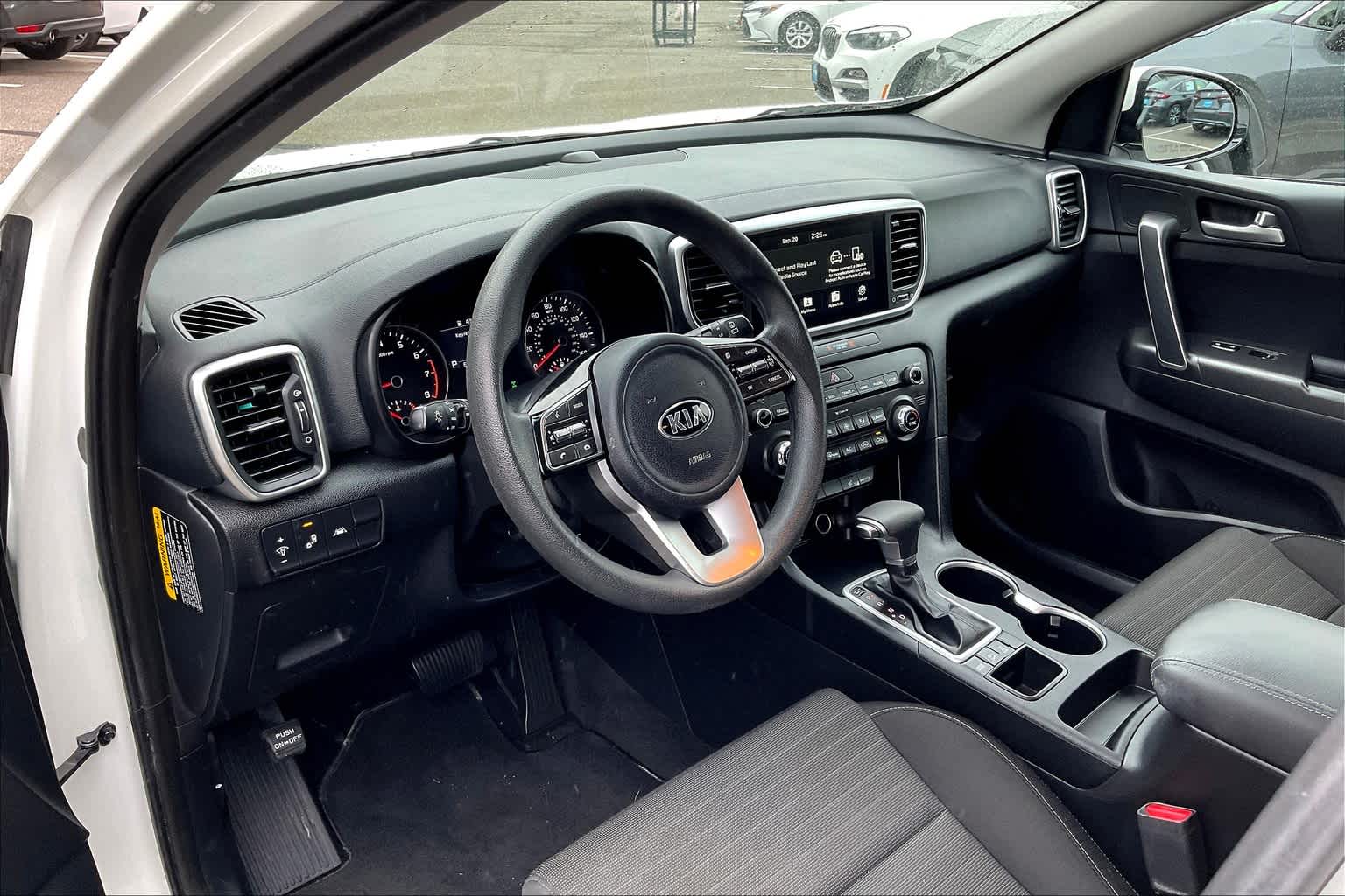 2022 Kia Sportage LX - Photo 8