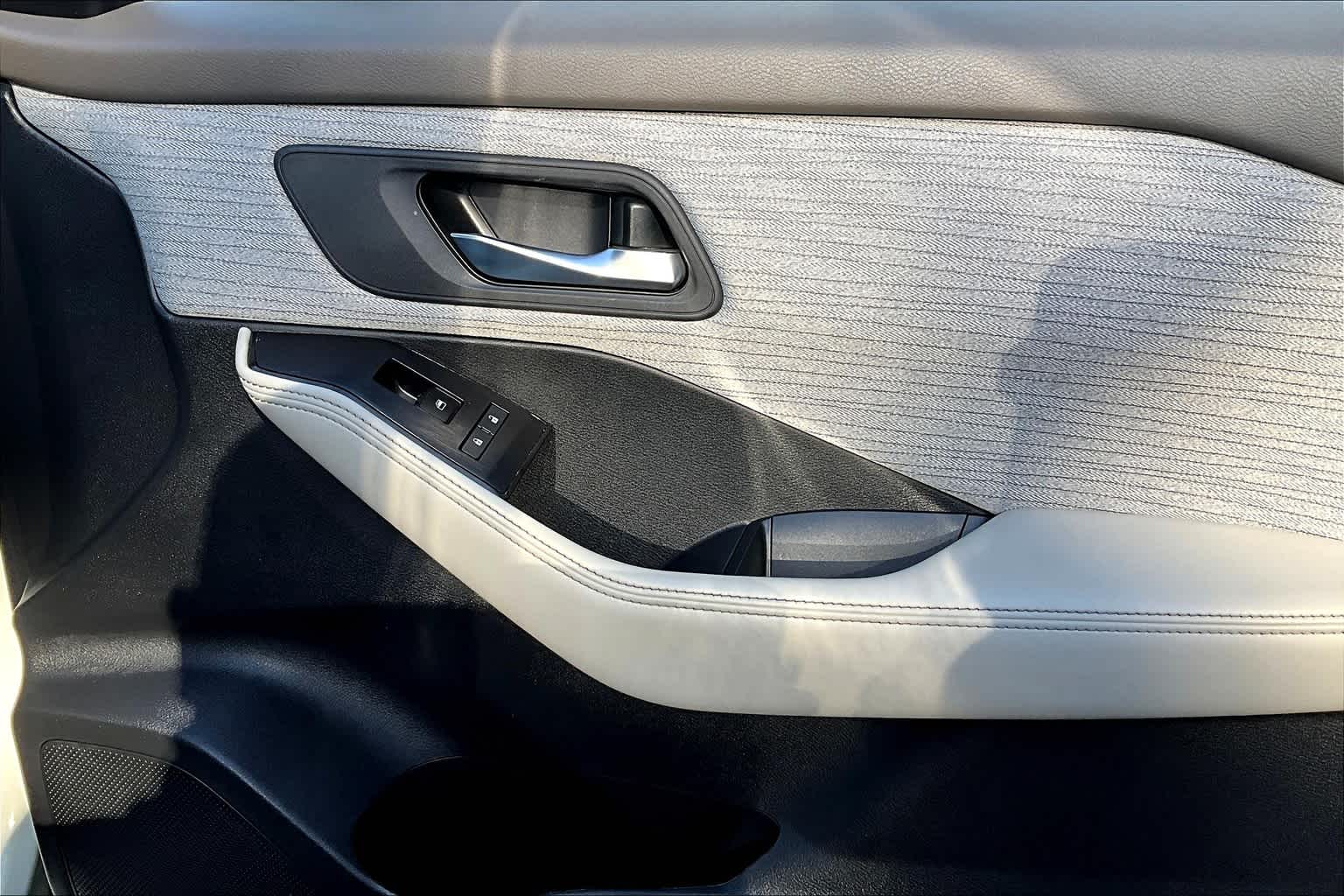 2021 Nissan Rogue SV - Photo 12