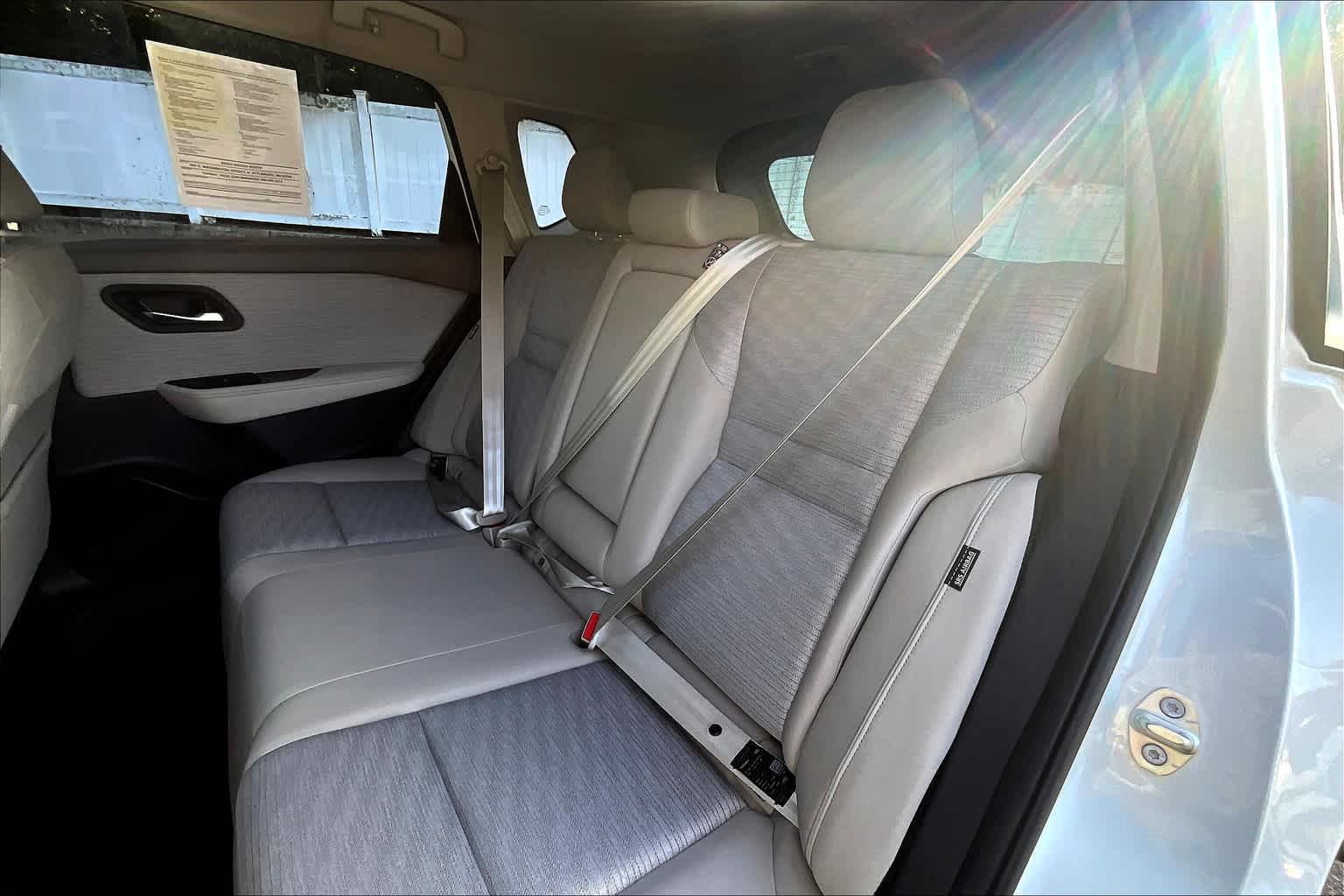 2021 Nissan Rogue SV - Photo 15