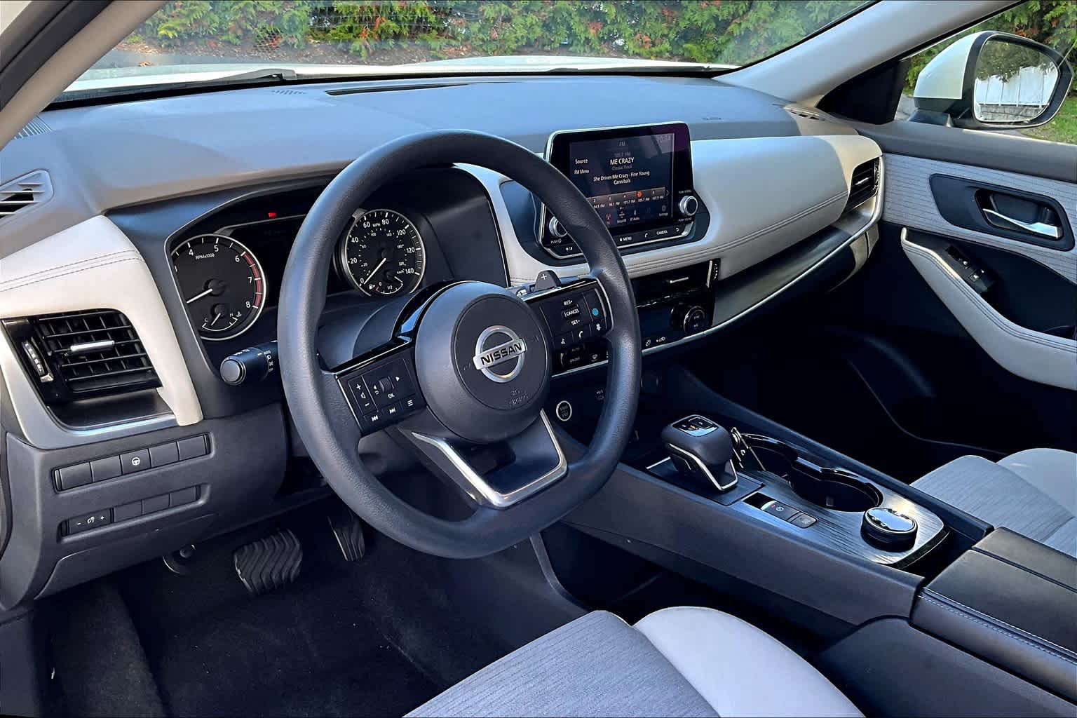 2021 Nissan Rogue SV - Photo 8