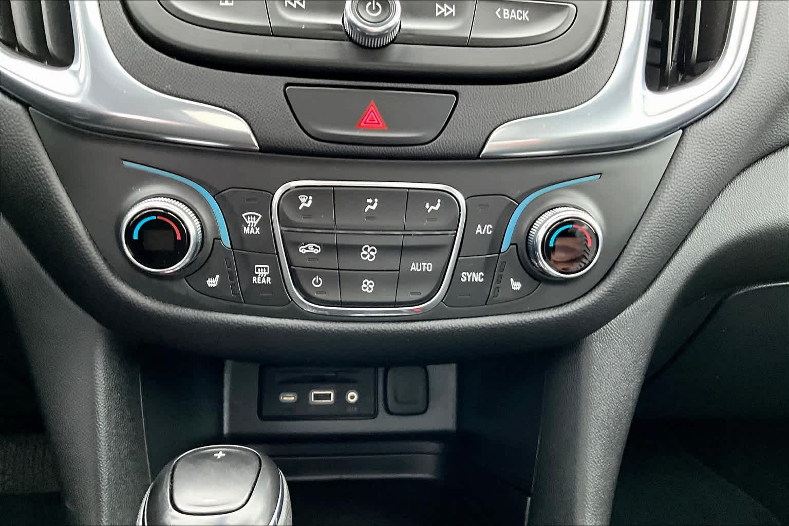 2021 Chevrolet Equinox LT - Photo 26