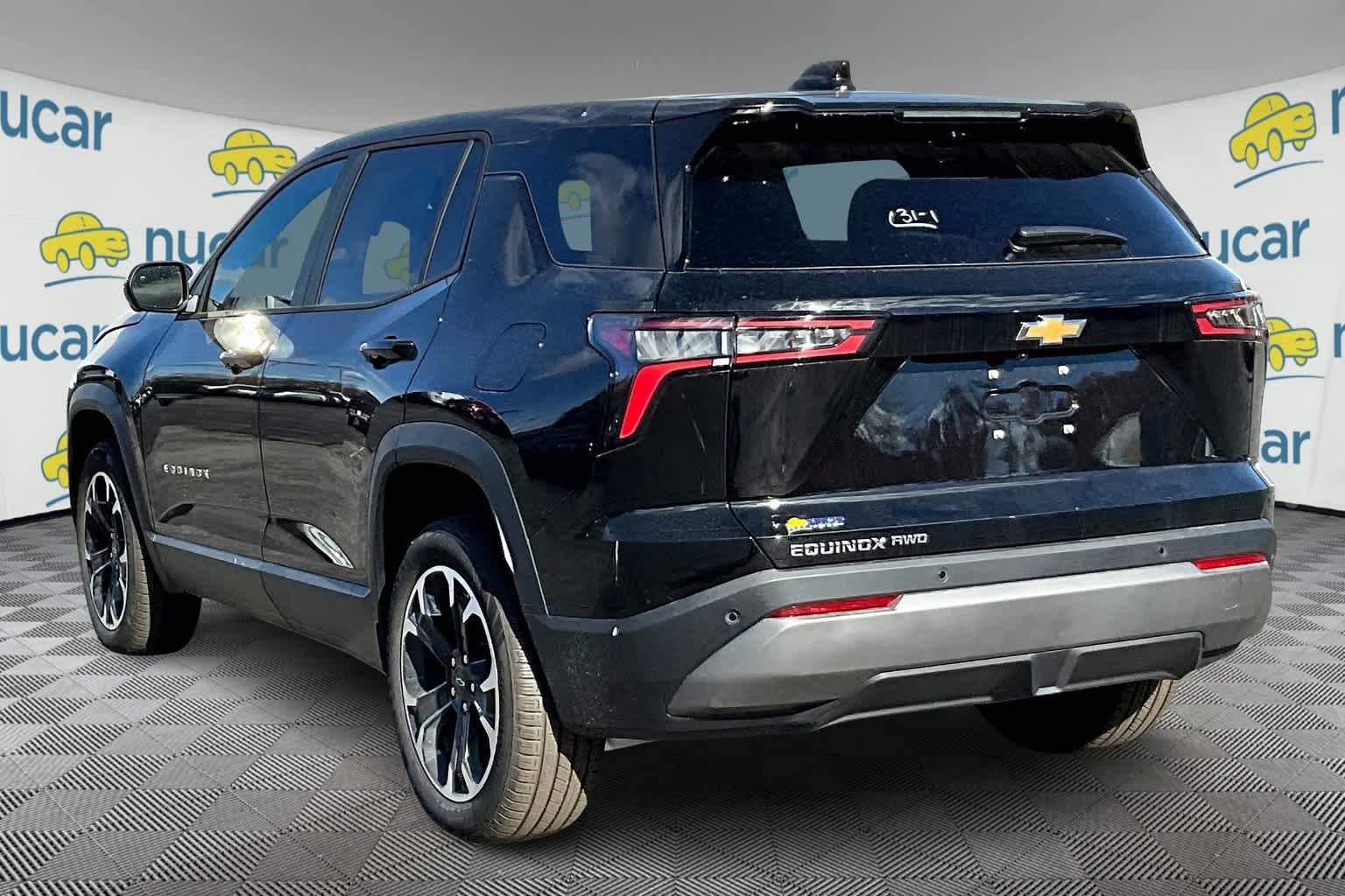 2025 Chevrolet Equinox AWD LT - Photo 4