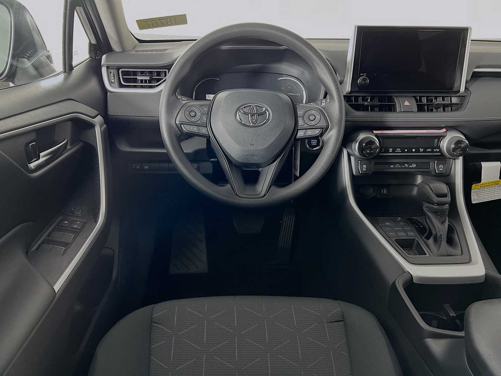 2024 Toyota RAV4 XLE - Photo 15