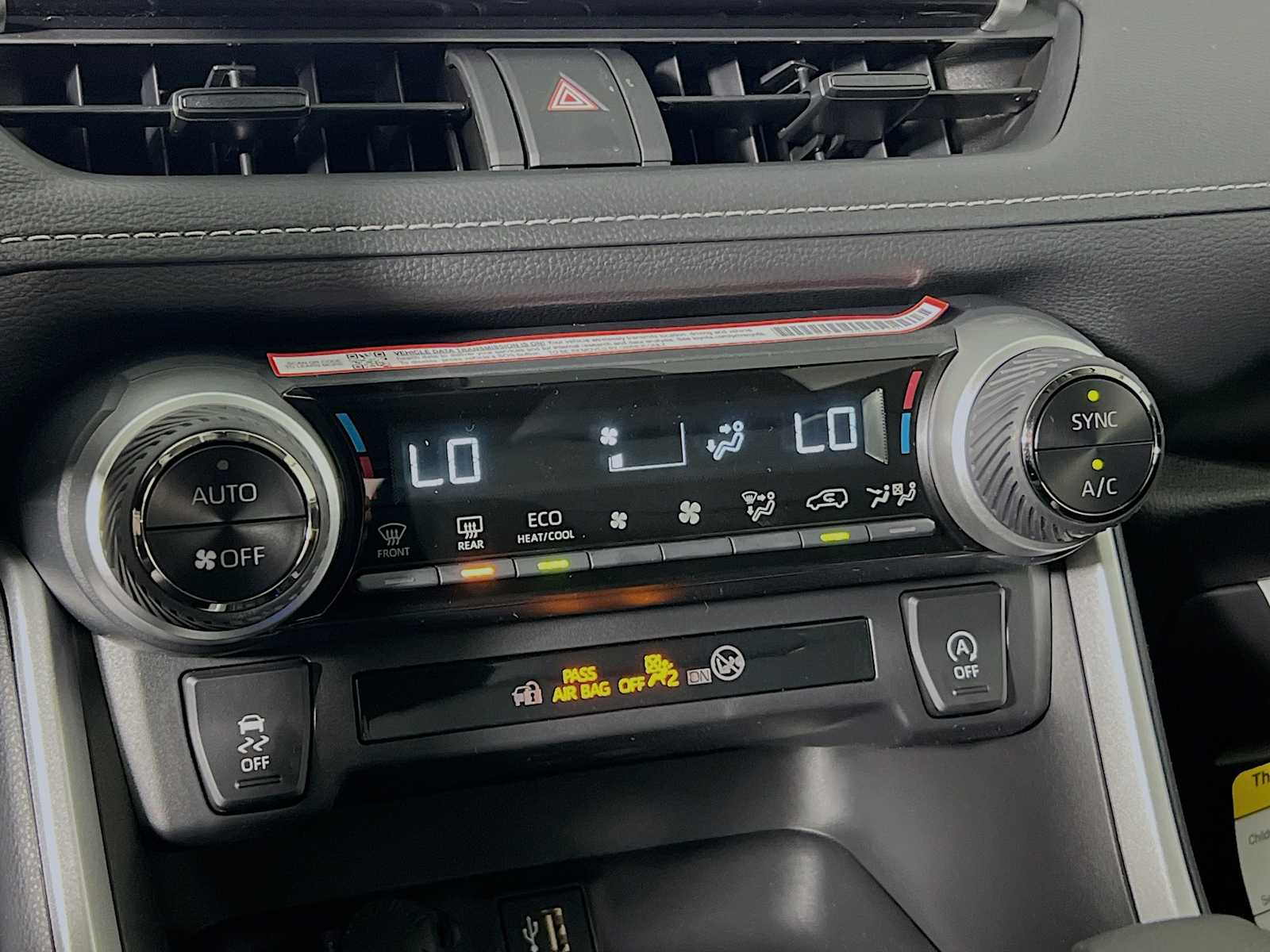 2024 Toyota RAV4 XLE - Photo 10