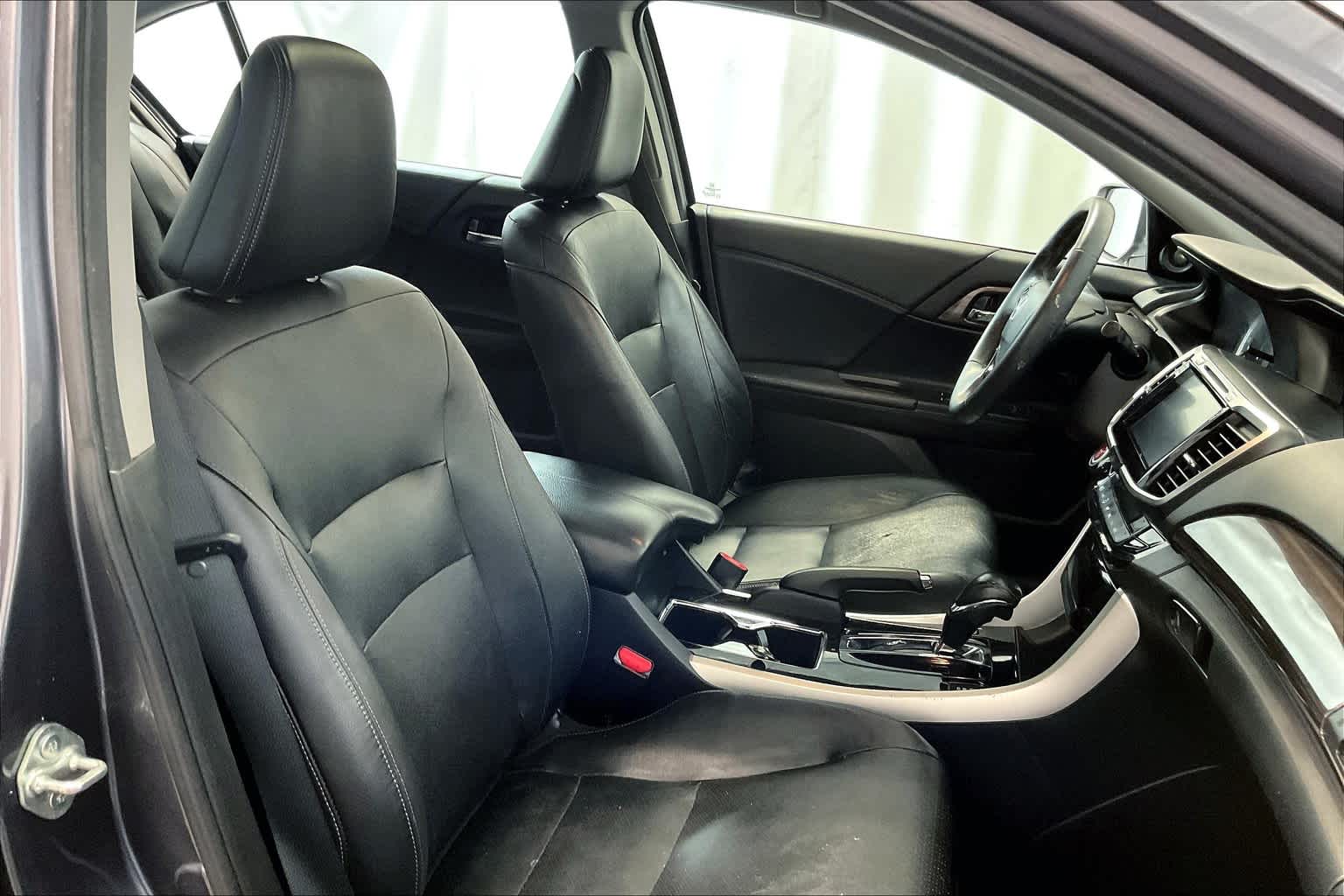 2016 Honda Accord EX-L - Photo 11