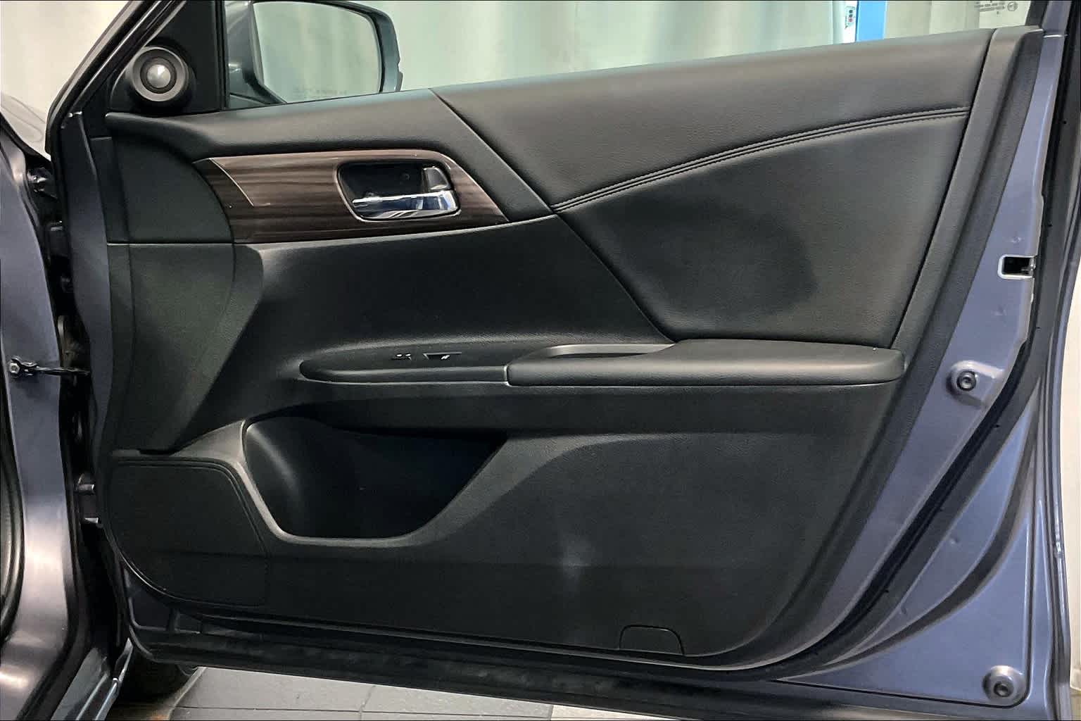 2016 Honda Accord EX-L - Photo 12
