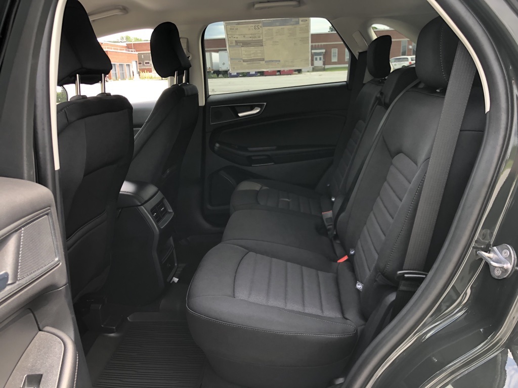 2024 Ford Edge SE - Photo 17